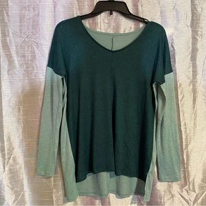 Loft color block light knit, relaxed fit, size S,high low hem. Worn condition